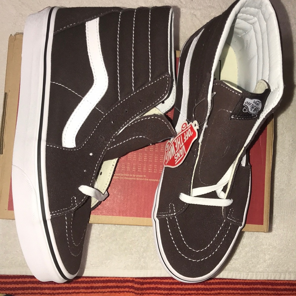 >💙SK8-Hi TOP CHOCOLATE (DARK BRONW) /WHITE WORLD’S #1 SKATEBOARD BRAND NEW VANS